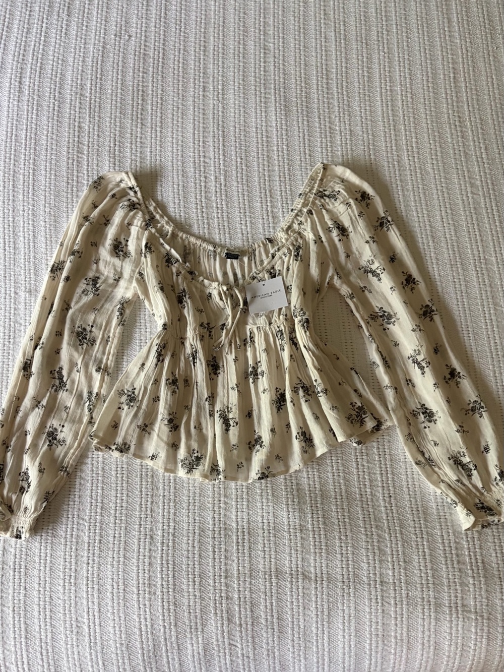 NWT American Eagle Outfitters Dainty Floral Long-Sleeve Peasant Blouse XS